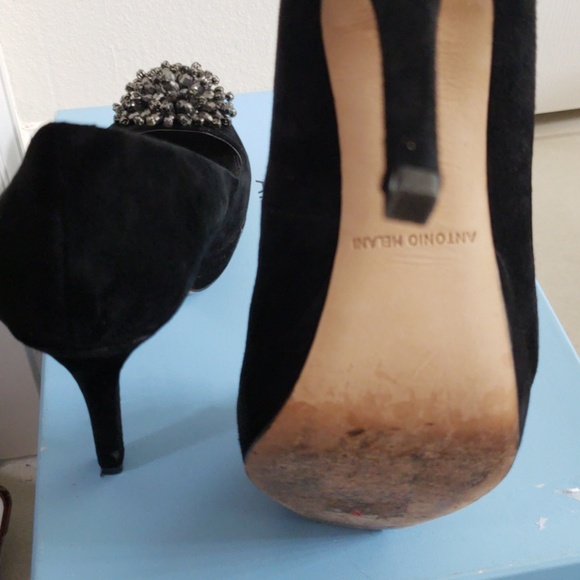 Shoes - Picture 5 of 5